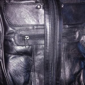 ♥️Soft, supple genuine leather backpack purse